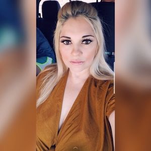 Meet your Posher, Danielle